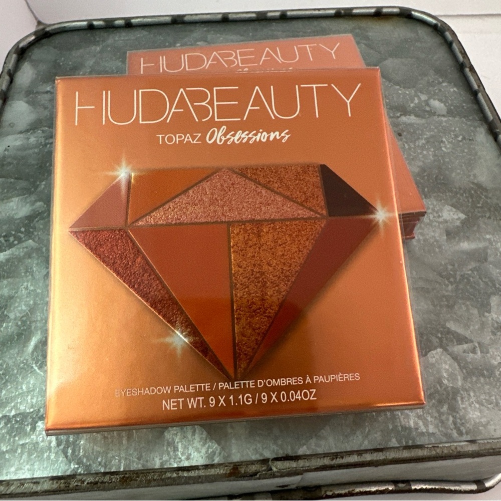 HUDA BEAUTY Topaz Obsessions Eyeshadow Palette